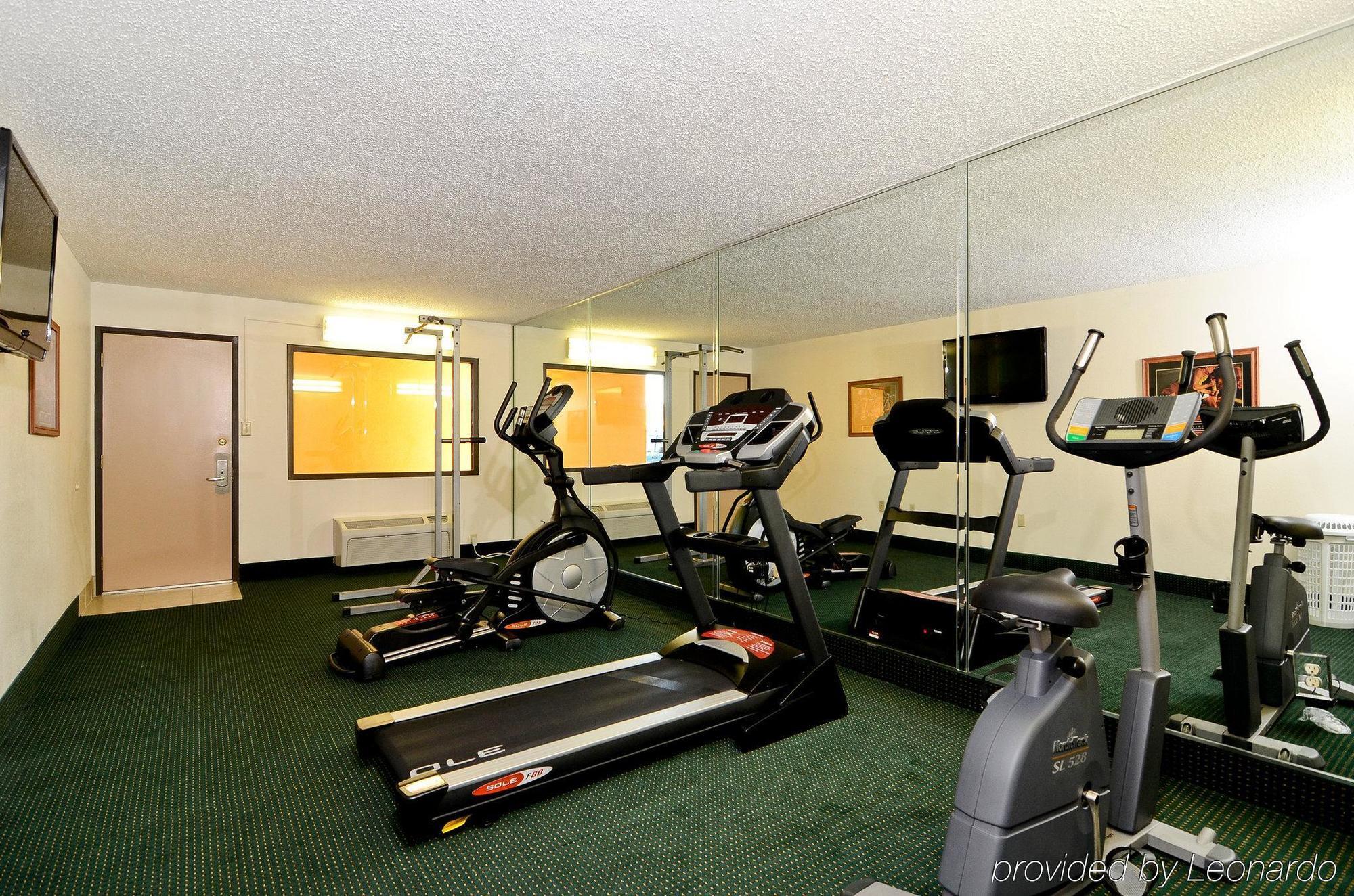 Econo Lodge Inn & Suites Мемфис Удобства фото